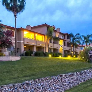 Holiday home Private Community -- ½ Mile Walk To Hiking & Biking At N. Mtn. Preserve!, Phoenix