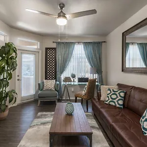 Holiday home Tpc Golf, Shopping & Dining 3 Miles With Parking -1005, Phoenix