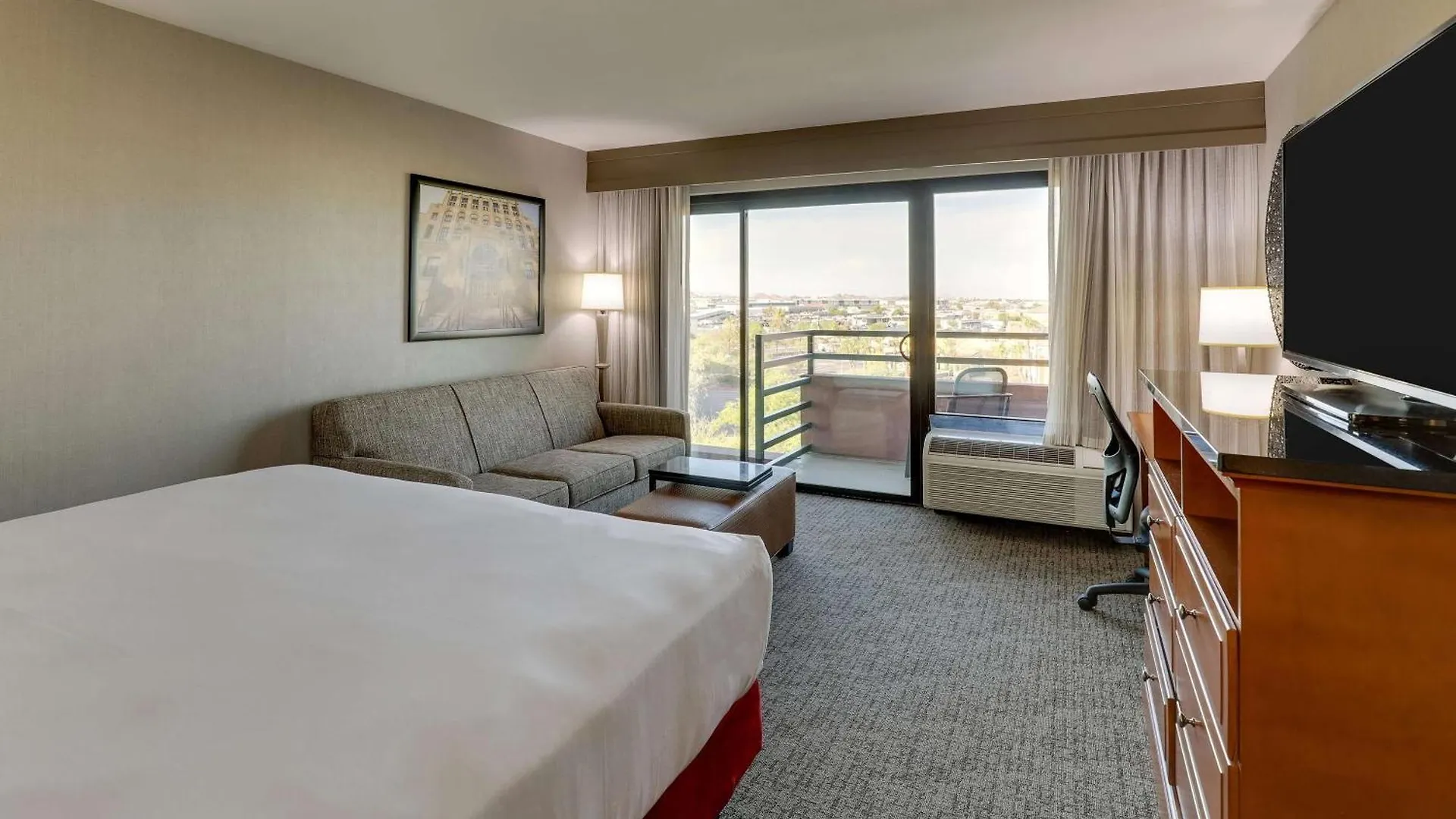 Drury Inn & Suites Phoenix Airport