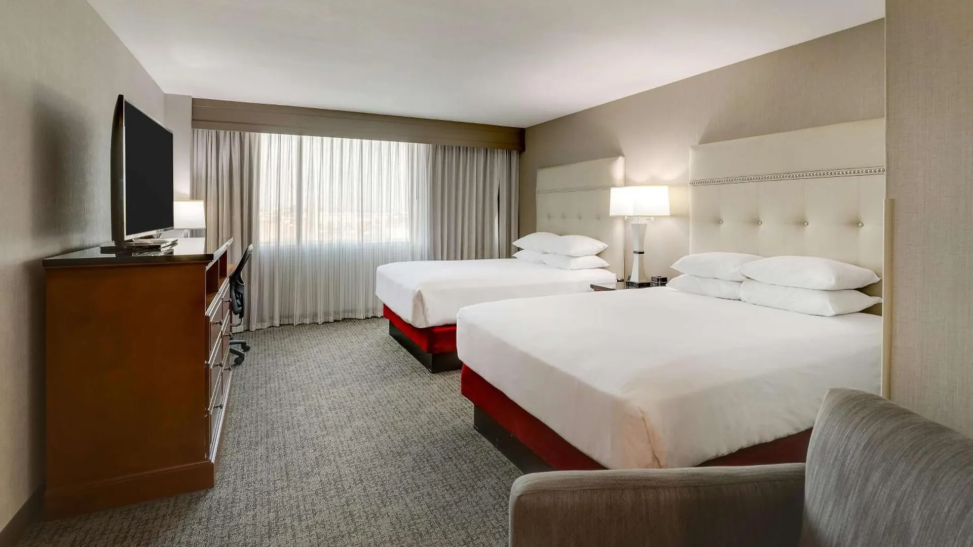 Drury Inn & Suites Phoenix Airport 3*,